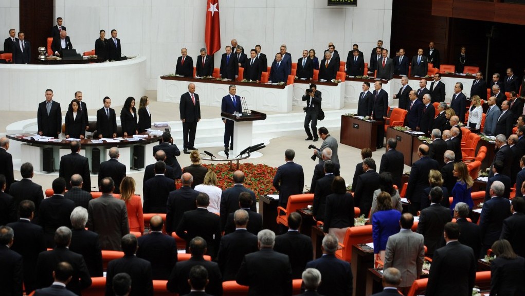 Deputatii din partidul presedintelui turc Recep Tayyip Erdogan, pregatiti sa lanseze un jihad judiciar si politic impotriva statelor occidentale și opozantilor