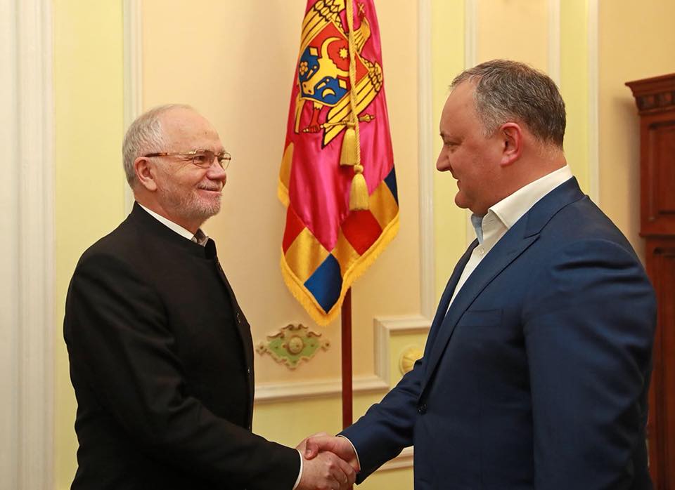 ANALIZĂ: Dodon interpune Rusia în războiul politic intern din Republica Moldova