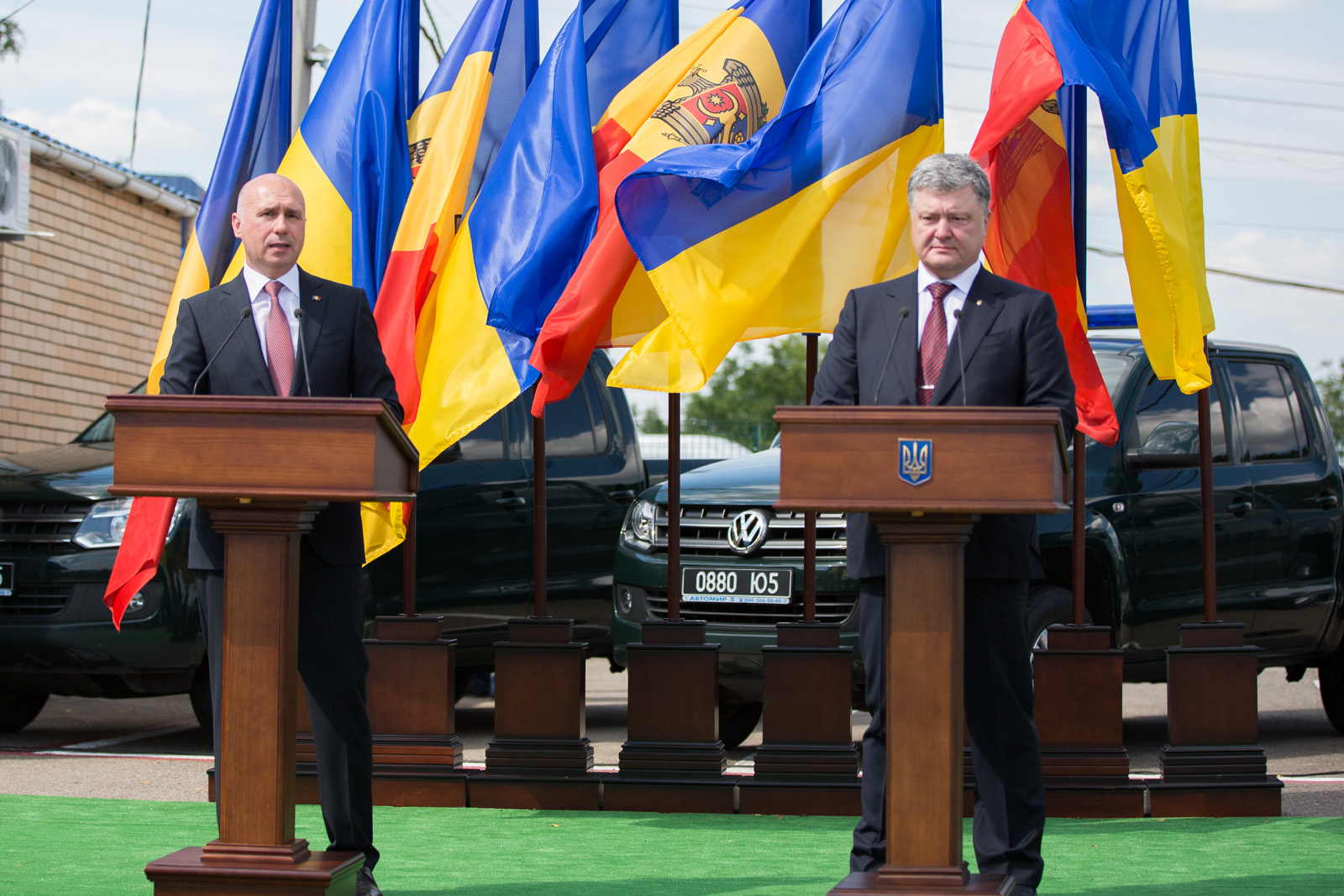 Analiză: Ucraina și R. Moldova au mutat tare în „războiul nevăzut” contra Rusiei în 2017