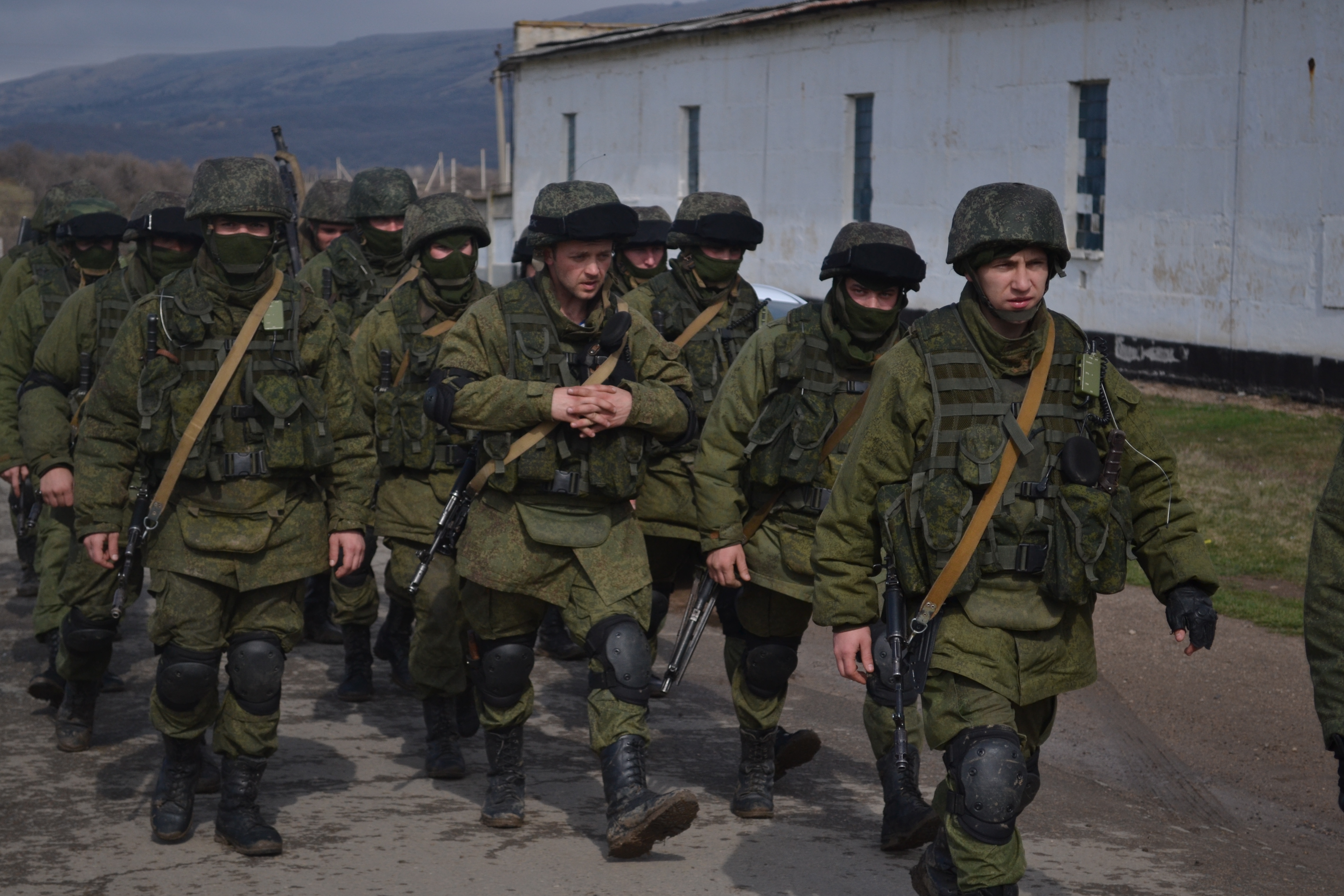 Peste 40 de mii de militari ruși sunt desfășurați în peninsulă