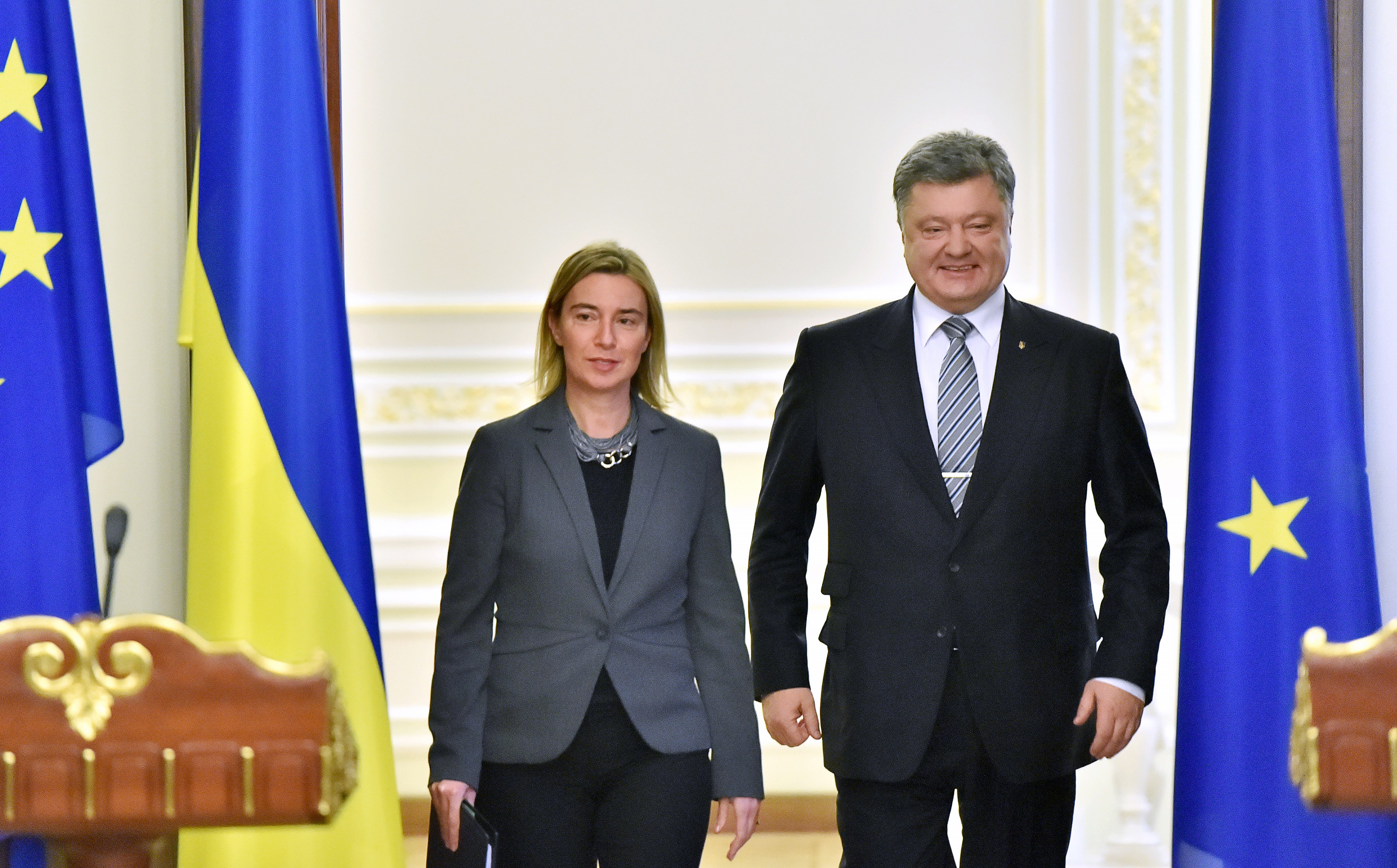 Șefa-diplomației-UE-Federica-Mogherini-a-cerut-președintelui-Ucrainei-Petro-Poroșenko-urgentarea-adoptării-legislației-anticorupție