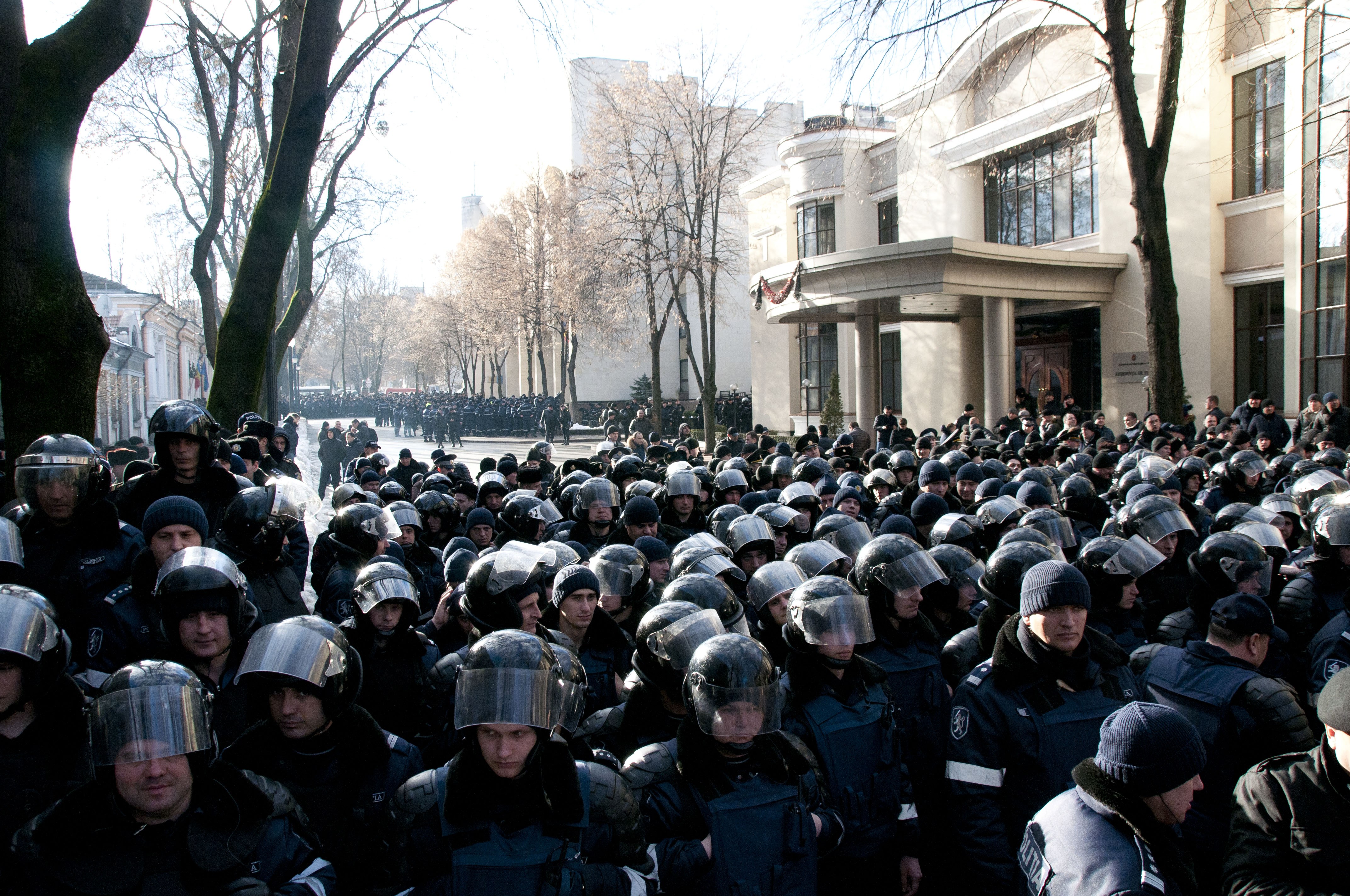 Poliția din Republica Moldova, pregătită de noi proteste de stradă
