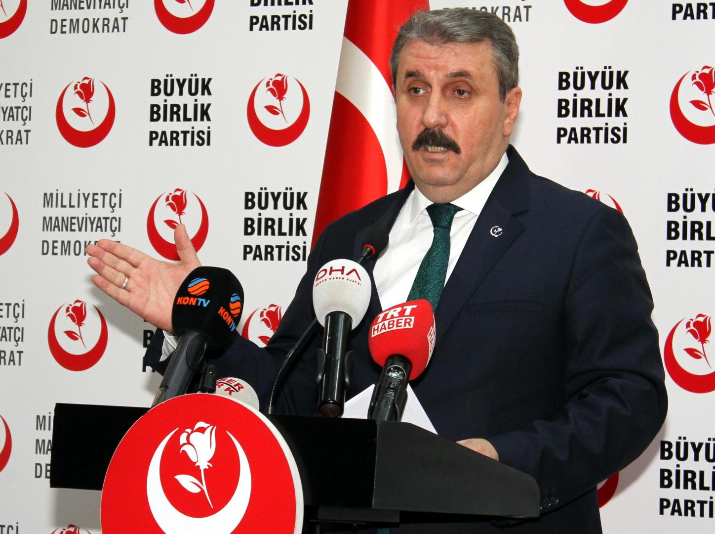 Mustafa Destici, liderul ultranaţionalist al Partidului Marii Adunări (BBP), pune în practică amenințările lui Erdogan