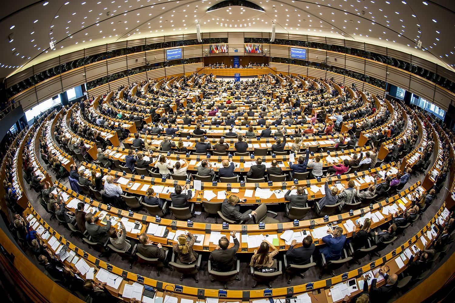 Reacții de la Bruxelles după ce Parlamentul European a adoptat o nouă rezoluție critică la adresa Guvernului de la Chișinău