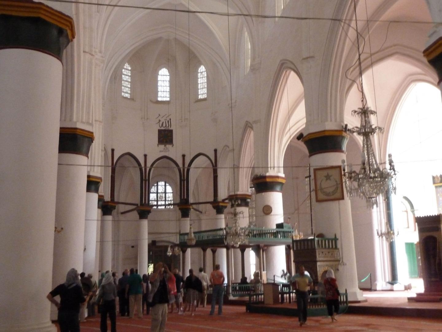 Biserica Agia Sofia, iniția ortodăxă, iar ulterior romano-catolică, tranformată în Moscheea Selimiye, cunoscut punct de agitație electorală pro-Erdogan