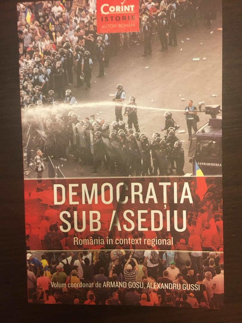 Cartea „Democrația sub asediu”, lansată la Chișinău de autorii Armand Goșu și Igor Munteanu