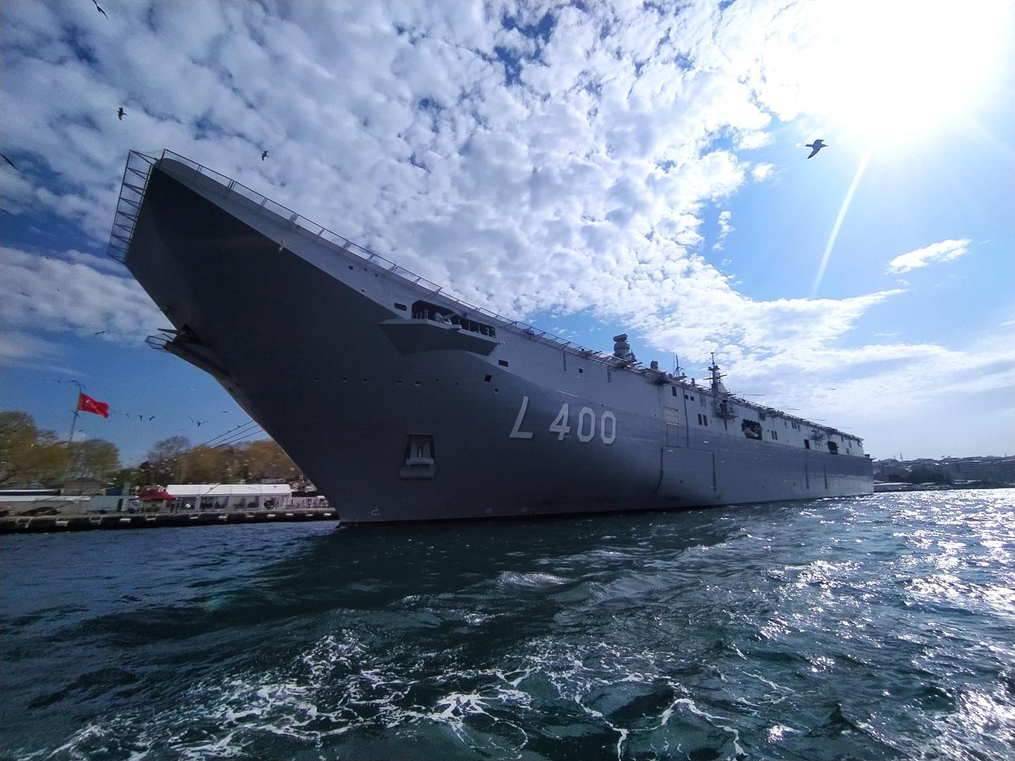 Istanbul: Flota turcă lansează primul portavion
