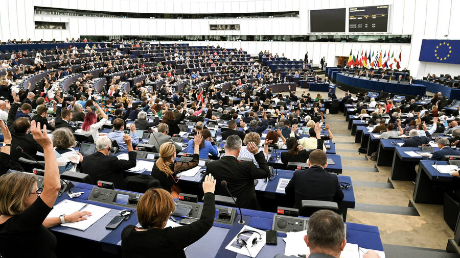 Precedent periculos pentru Moscova? Războiul pentru tezaurul românesc ajunge în Parlamentul European